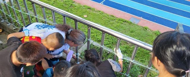 https://www.szps.hlc.edu.tw/uploads/tadgallery/2023_12_26/2652_LINE_ALBUM_112學年度原住民族社團＜綠手指＞（低年級）_231225_18.jpg 