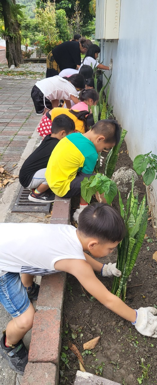 https://www.szps.hlc.edu.tw/uploads/tadgallery/2023_12_26/2711_LINE_ALBUM_112學年度原住民族社團＜綠手指＞（低年級）_231225_77.jpg 