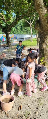 LINE_ALBUM_112學年度原住民族社團＜綠手指＞（低年級）_231225_8.jpg