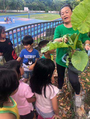 LINE_ALBUM_112學年度原住民族社團＜綠手指＞（低年級）_231225_24.jpg