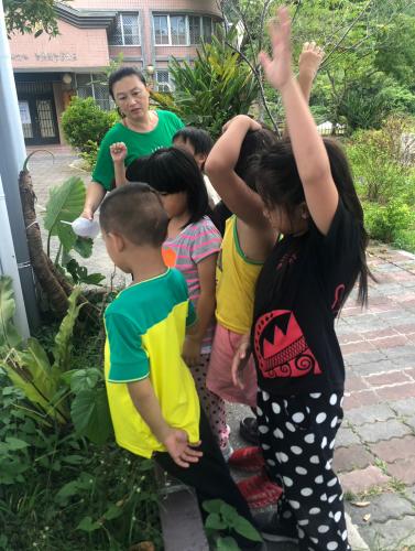 LINE_ALBUM_112學年度原住民族社團＜綠手指＞（低年級）_231225_26.jpg