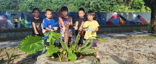 LINE_ALBUM_112學年度原住民族社團＜綠手指＞（低年級）_231225_38.jpg