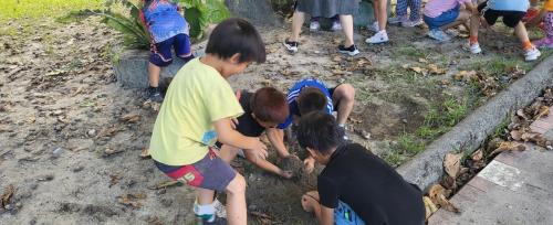 LINE_ALBUM_112學年度原住民族社團＜綠手指＞（低年級）_231225_61.jpg