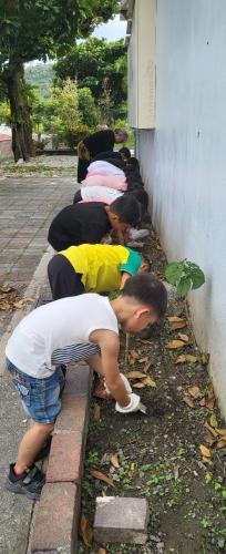 LINE_ALBUM_112學年度原住民族社團＜綠手指＞（低年級）_231225_88.jpg