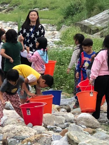 LINE_ALBUM_112學年度原住民族社團＜綠手指＞（低年級）_231225_93.jpg