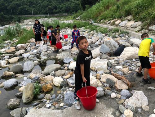 LINE_ALBUM_112學年度原住民族社團＜綠手指＞（低年級）_231225_94.jpg